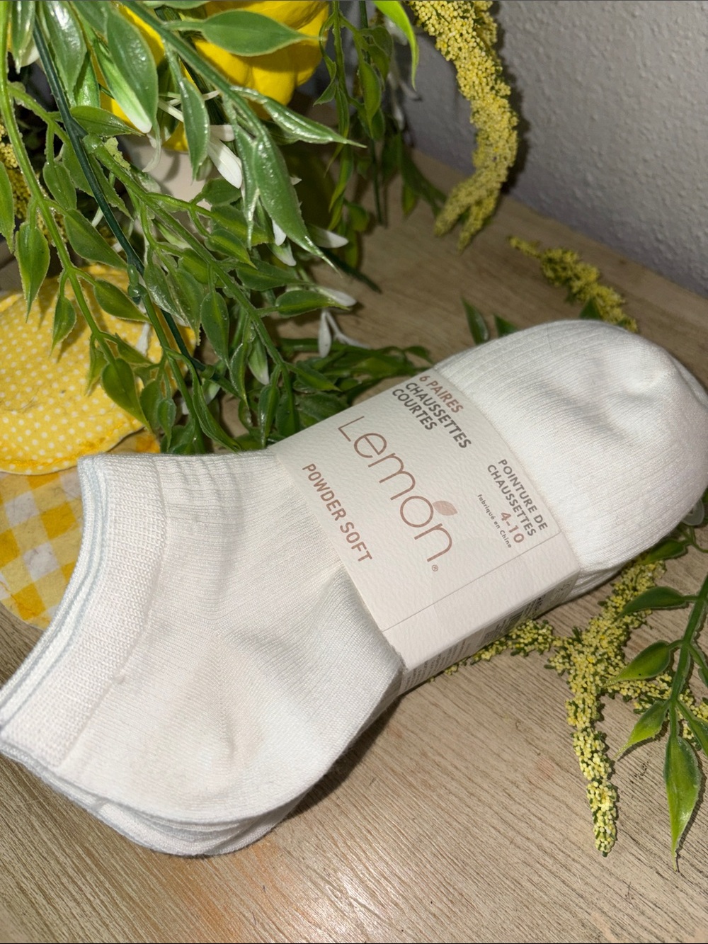 Lemon Powder Soft  No-Show Socks - White